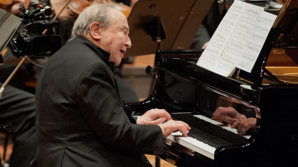 Menahem Pressler, founder of the Beaux Arts Trio and renowned pianist, passes away at the age of 99.